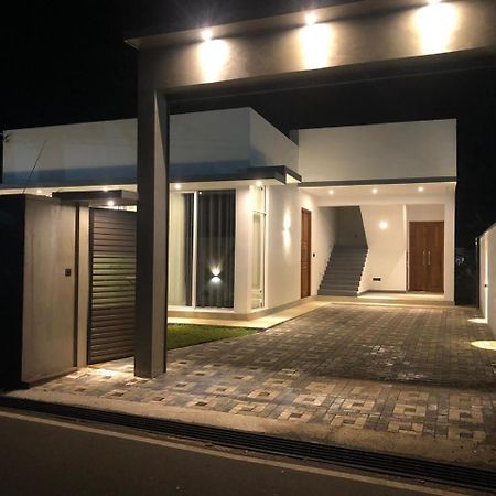 Luvi'S Villa ガル エクステリア 写真