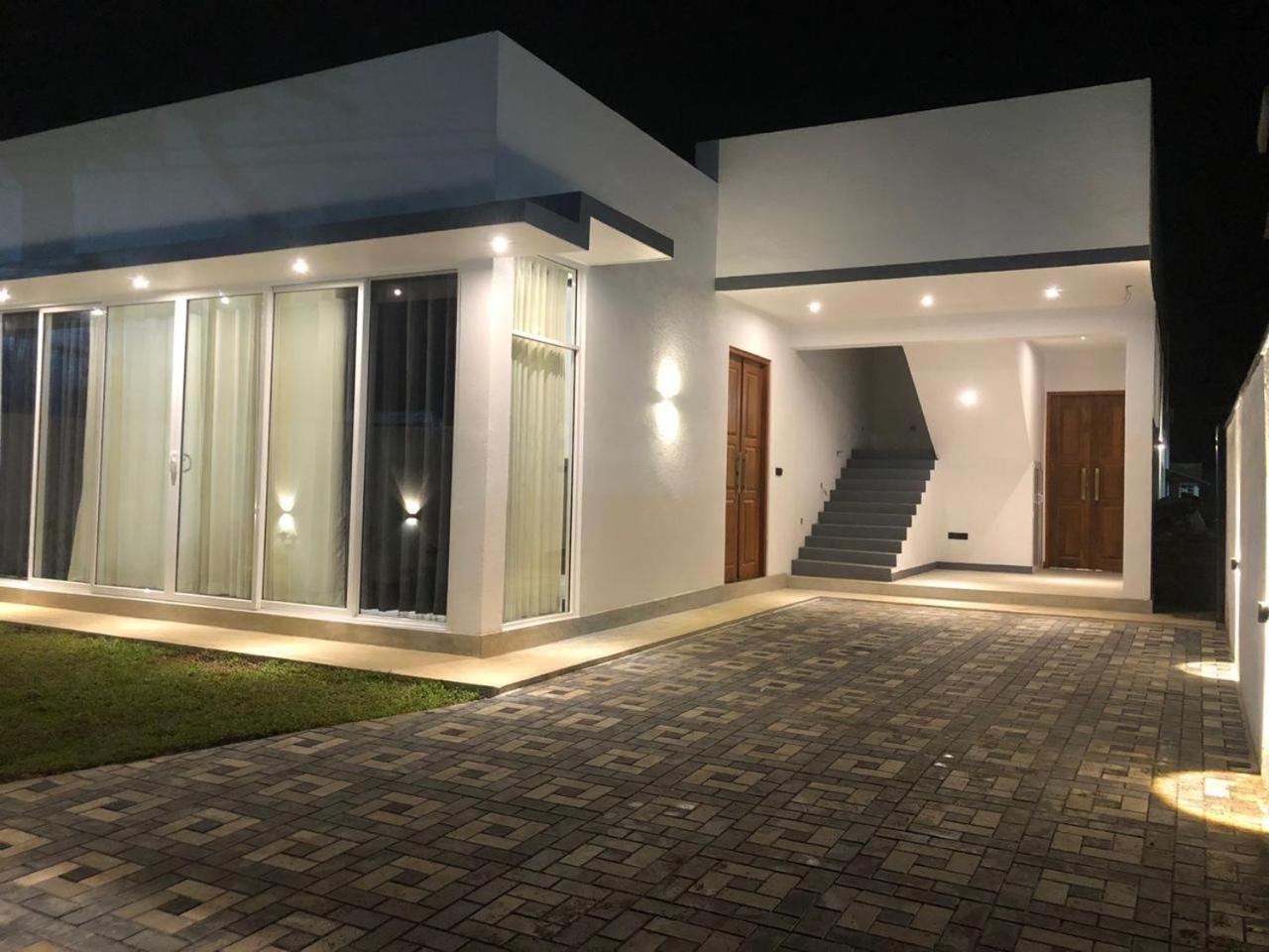 Luvi'S Villa ガル エクステリア 写真